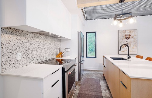 Chertsey Cabine | À 1 hre de Montréal, entouré d'arbres matures, vous trouverez le Chalet Snö !