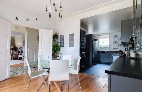 Asnieres-sur-Seine Villa | À 10 minutes de Paris ! Villa historique avec grand jardin et parking