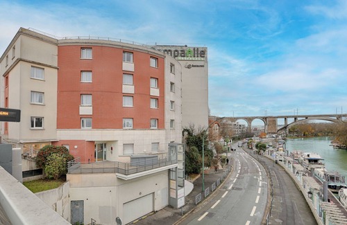 Le Port sous la Lune Copropriété | À 3 km de la gare RER E | Accès rapide à Paris