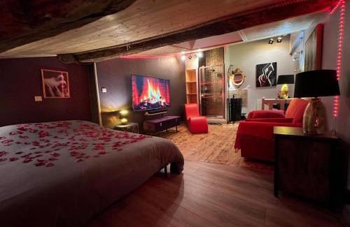 Montluel Lit Et Petit-Déjeuner | À HOME LOVE-SPA, le plus luxueux parmi nos 2 établissements
