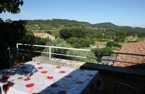 Blauvac Appartement | À l'ombre du mûrier