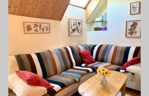 Biescas Appartement | Ático en Biescas con piscina, chimenea y garaje