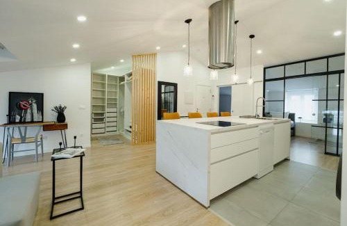Lugo Appartement | Ático Isabel, diseño y calidez junto a la Muralla Romana