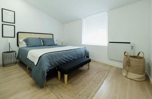 Lugo Appartement | Ático Isabel, diseño y calidez junto a la Muralla Romana