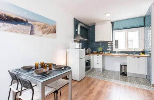 Collblanc y La Torrassa Appartement | Ático soleado con terraza - Cerca del Camp Nou y la Feria de Barcelona
