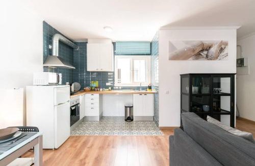 Collblanc y La Torrassa Appartement | Ático soleado con terraza - Cerca del Camp Nou y la Feria de Barcelona