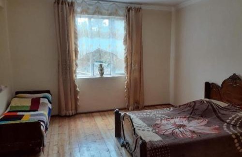 Goygol Appartement | Çay qırağında ev