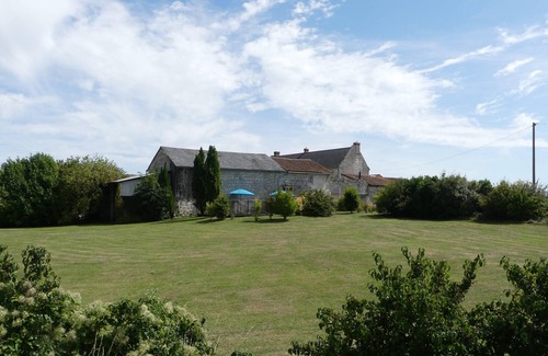 Bournand Maison | Échappée Belle - gîte avec piscine privative près de Chinon