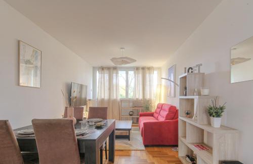 Sainte-Foy-les-Lyon Appartement | Élégant et Spacieux idéal déplacement Pro