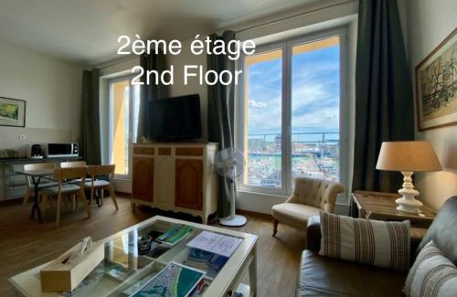 Dieppe Appartement | Établissement 3 étoiles avec ASCENSEUR, 3 appartements lumineux vue port avec balcon, 200m de la mer, Wifi Fibre, tous service inclus
