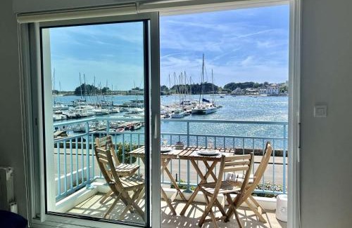 Etel Appartement | Étel - Appart 42m² - 2 pièces, Wifi, Parking, à 450m du centre et 750m des plages - FR-1-479-196