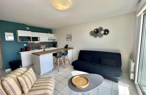 Etel Appartement | Étel - Appart 42m² - 2 pièces, Wifi, Parking, à 450m du centre et 750m des plages - FR-1-479-196