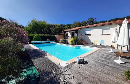 Bon-Encontre Maison | Bienvenu dans notre Sud-Ouest Villa de Charme avec Piscine.