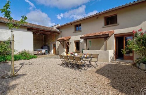Saint-Cyr-les-Vignes Maison | Évasion Champêtre avec Spa, Activités ludiques et Confort moderne - FR-1-496-310