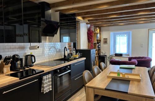 Saint-Nicolas-des-Biefs Maison | Évasion paisible à la montagne avec cheminée et animaux admis - FR-1-489-553