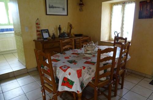 Conge-sur-Orne Maison | Évasion rustique avec cheminée et vélos, proche du Mans - FR-1-410-166
