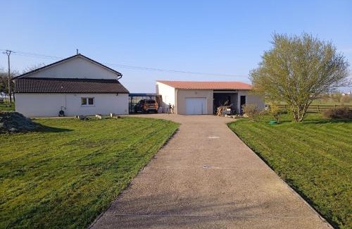 Lantefontaine Lit Et Petit-Déjeuner | Évasion Tranquille entre Briey et Longuyon - Chambre d'Hôtes sur 5 Hectares - FR-1-584-288