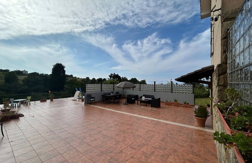 Lloreda Chalet De Ski | Ñata Vigil next to Playa España, garden, barbecue and wifi. Relax!