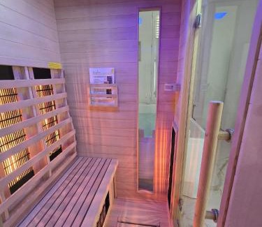 Reims Appartement | Ô Sacrée Détente de Reims -Spa privatif - Proche de la gare & centre ville