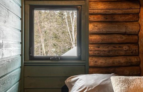 Saint-Simeon Chalet De Ski | ÖBois Charlevoix - L'Écurie