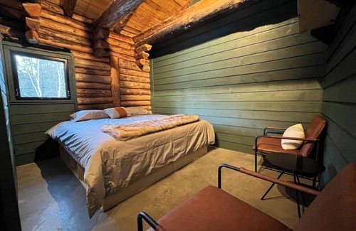 Saint-Simeon Cabine | ÖBois Charlevoix: L'Écurie 4 (chambre)