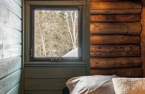 Saint-Simeon Cabine | ÖBois Charlevoix: L'Écurie 4 (chambre)