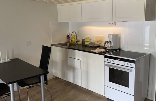 Farjestaden Cottage | Öländsk och Idyllisk Stuga i Algutsrum.närafina Sandstränder och Ölandsdjurpark