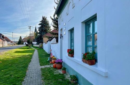 Bakonykoppany Maison | Öregfenyő Tornácosház