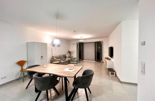 Metzingen Appartement | Özels Designer Loft Metzingen - Smart TV, Netflix, private kostenlose Tiefgarage, Self-Express Check-in,Check-out, Outlet 100m