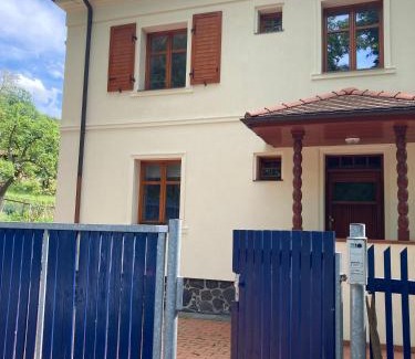 Usti nad Labem-Strekov Appartement | Ústí nad Labem, Apartmány pod hradem Střekovem
