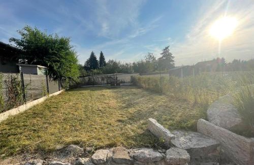 Zernovka Appartement | Útulný podkrovní ateliér se zahradou