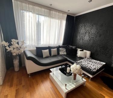 Prague 4 Appartement | Útulný prostorný tichý byt v blízkosti centra