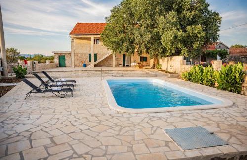 Brinje Appartement | Škarpini dvori