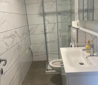 Postojna Appartement | Škorenjček Studio