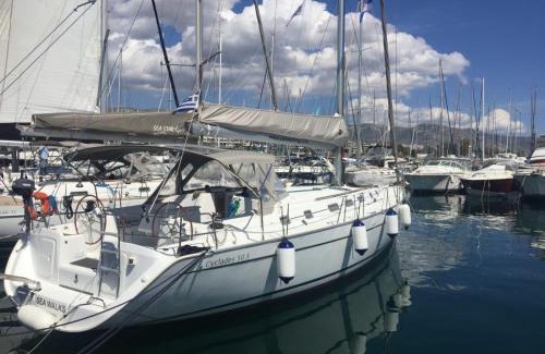 Salamis Location De Bateaux | Žaba Sailing