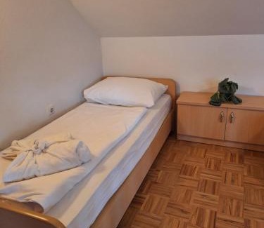 Dolenjske Toplice Appartement | Župnijski apartmaji