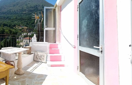 Tourloti Maison | ΗΣΥΧΗ ΔΙΑΒΙΩΣΗ.
