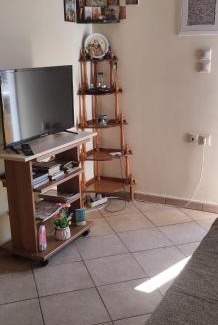 Lixouri Maison | ΜΟΝΟΚΑΤΟΙΚΙΑ ΑΝΕΞΑΡΤΗΤΗ ΣΕ ΚΕΝΤΡΙΚΟ ΔΡΟΜΟ
