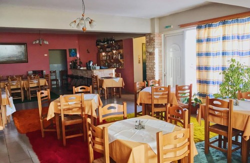 Kokkinorrachi Hôtel | Ξενοδοχείο "Ηραία"