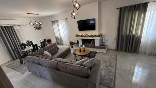 Tithorea Appartement | Το ΦΑΡΑΓΓΙ Του ΠΑΡΝΑΣΣΟΥ