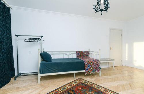 Kyiv Appartement | Белые апартаменты на Жилянской