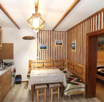 Yaremche Maison | Будиночок для щастя