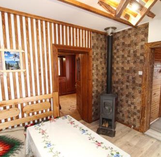 Yaremche Maison | Будиночок для щастя
