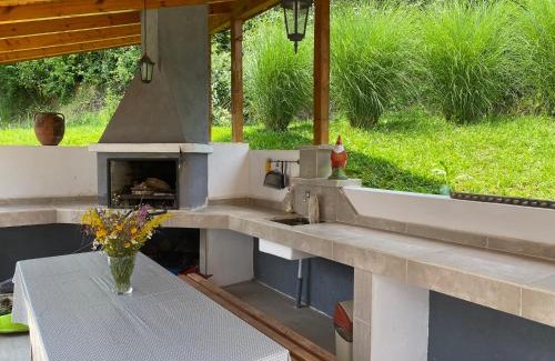 Berkovitsa Maison | Бялата къща в Слатина
