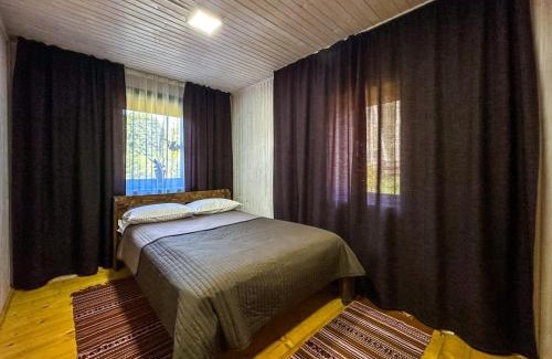 Verkhovyna Appartement | Дерево Роду