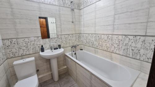 Obolon' Appartement | Затишна та романтична квартира на 5-му поверсі в новому будинку