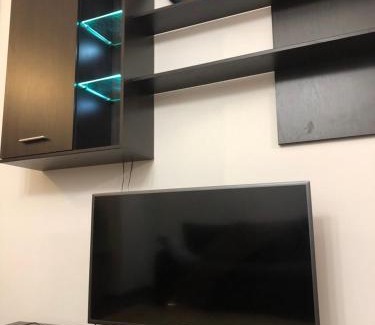 Svyatoshyns'kyi District Appartement | Затишна 2х кімнатна квартира біля метро Академмістечко
