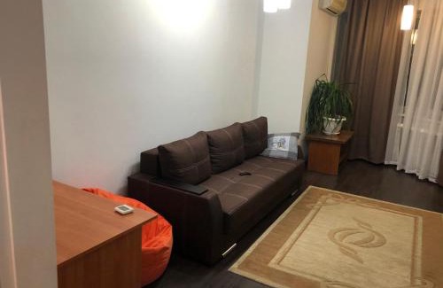 Svyatoshyns'kyi District Appartement | Затишна 2х кімнатна квартира біля метро Академмістечко