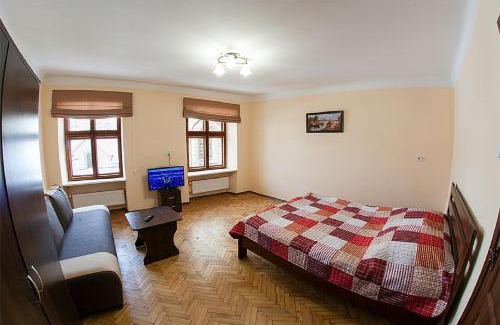 Lviv City Center Appartement | Квартира в центрі на вулиці Вірменській 12 є дві спальні двуспальні ліжка