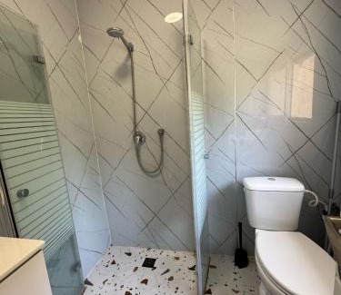 Nahariya Appartement | Квартира с современным ремонтом